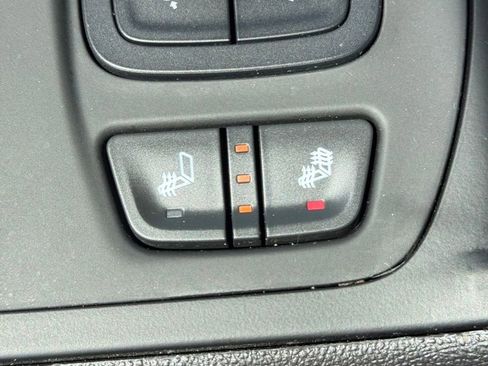 Used 2024 GMC Terrain SLE w/ Driver Convenience Package FWD image 5
