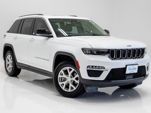 Used 2023 Jeep Grand Cherokee Limited AWD/4WD image 6