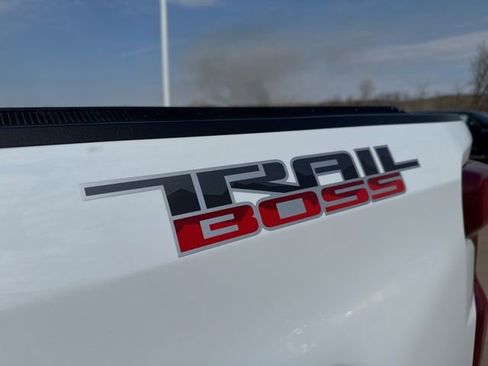 Used 2019 Chevrolet Silverado 1500 Custom Trail Boss w/ Custom Convenience Package AWD/4WD image 55