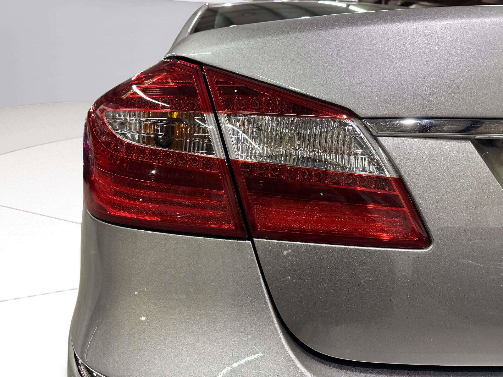Used 2013 Hyundai Genesis 5.0 R-Spec RWD image 13
