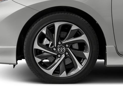 Used 2018 Toyota Corolla iM w/ Carpet Mat Package (TMS) FWD image 11