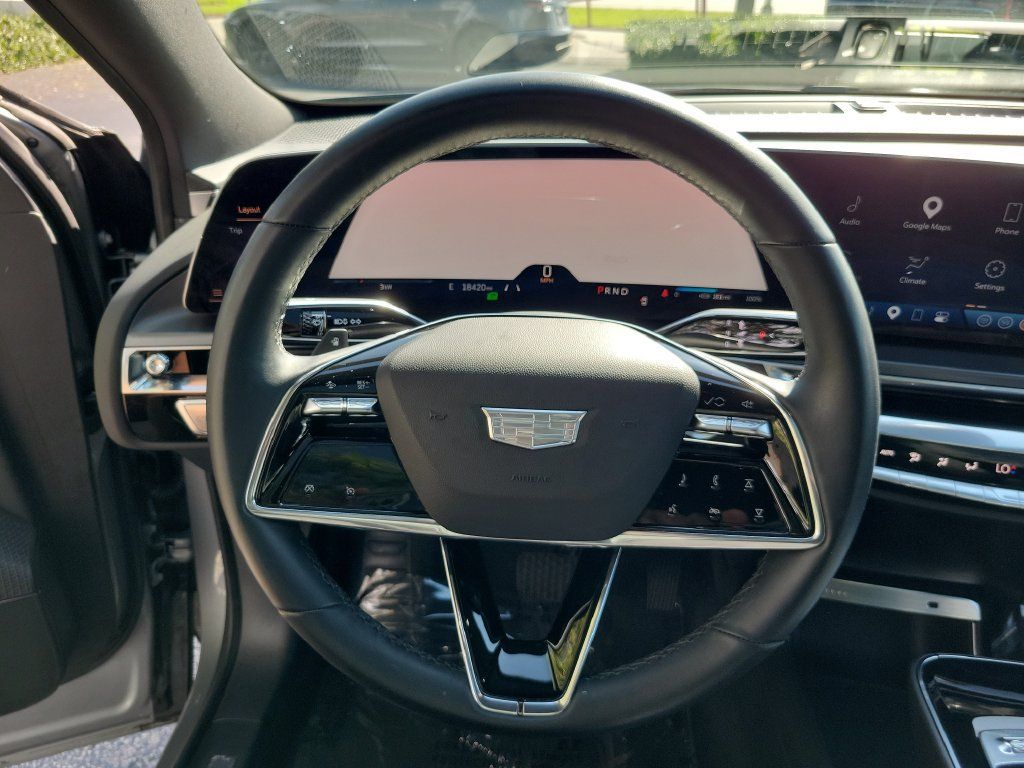 Used 2024 Cadillac Lyriq Tech RWD image 28
