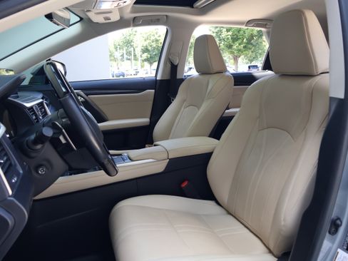 Used 2022 Lexus RX 350L Luxury w/ Accessory Package (Z1) FWD image 34