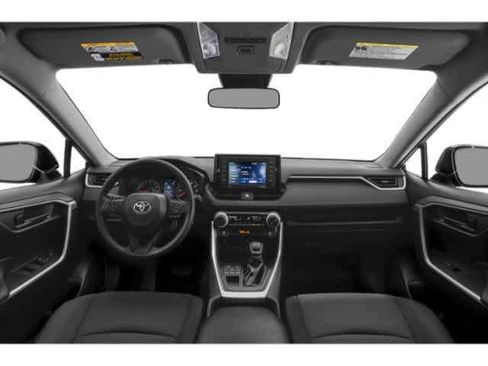 Used 2021 Toyota RAV4 LE FWD image 4