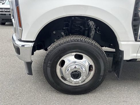 Used 2025 Ford F350 Lariat w/ Lariat Ultimate Package image 19