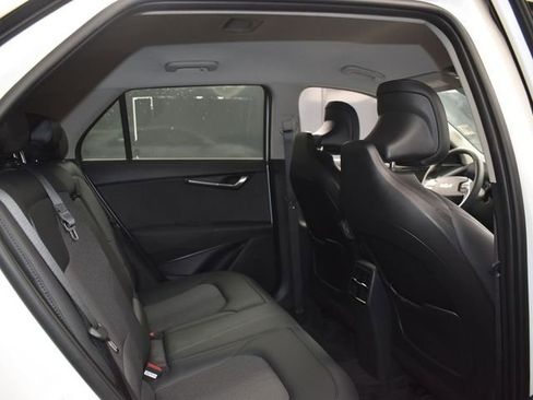 Used 2025 Kia Niro EX image 11