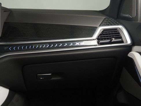 Used 2026 BMW X5 sDrive40i w/ Executive Package RWD image 56