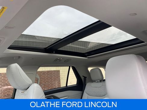 Used 2025 Ford Explorer Platinum w/ LUX Leather Package image 26