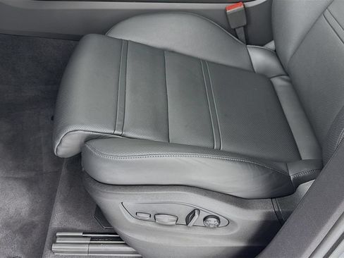 Certified 2026 Porsche Cayenne Coupe AWD/4WD image 13