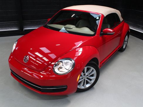 Used 2014 Volkswagen Beetle TDI FWD image 8