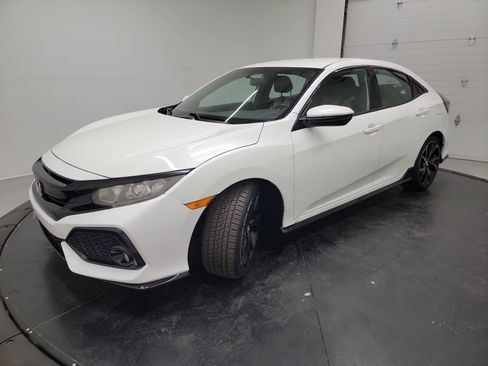 Used 2018 Honda Civic Sport image 3