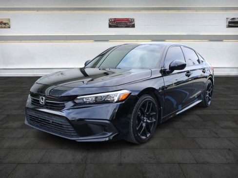 Used 2023 Honda Civic Sport image 3