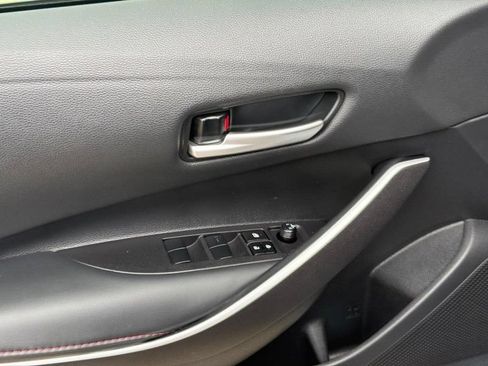 Used 2025 Toyota Corolla SE FWD image 18