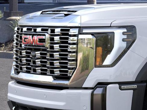 New 2026 GMC Sierra 2500 Denali w/ Denali Reserve Package AWD/4WD image 13