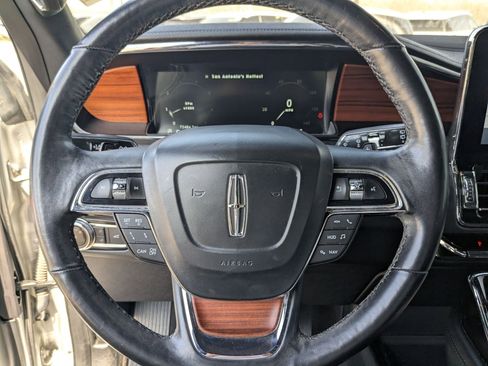 Used 2019 Lincoln Navigator Select w/ Technology Package image 13