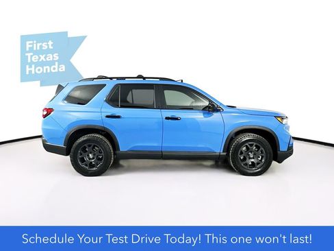 New 2025 Honda Pilot TrailSport image 9