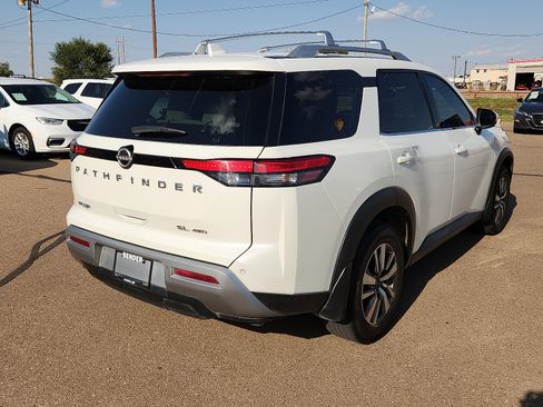 Used 2022 Nissan Pathfinder SL image 4