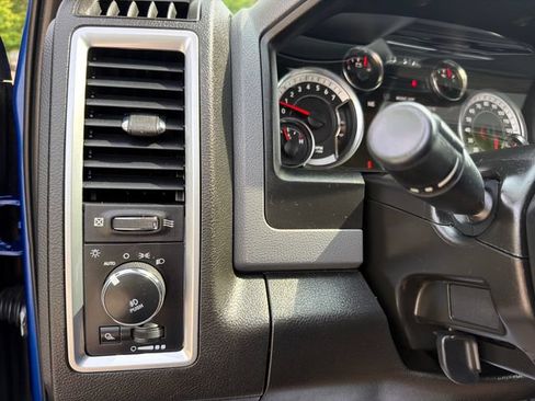 Used 2019 RAM 1500 Big Horn AWD/4WD image 18