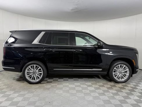 Certified 2026 Cadillac Escalade Luxury AWD/4WD image 10