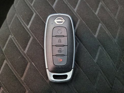 Used 2023 Nissan Kicks SV image 32