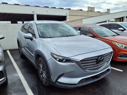 Used 2020 MAZDA CX-9 Touring w/ Touring Premium Package FWD image 2