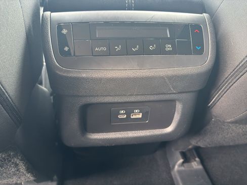 Used 2024 Nissan Pathfinder SV image 25