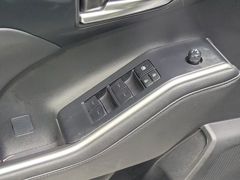 Certified 2024 Toyota Highlander XLE FWD image 21