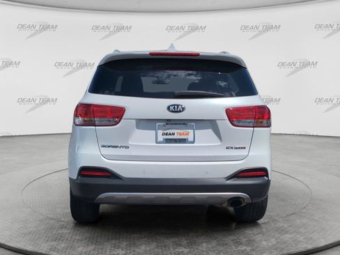Used 2018 Kia Sorento EX FWD image 7