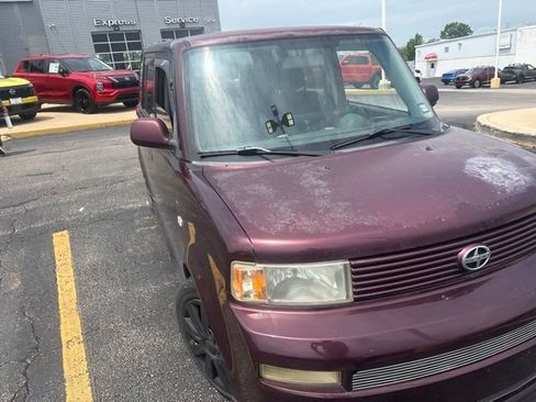 Used 2004 Scion xB FWD image 4