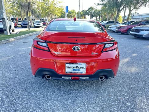 Used 2025 Toyota GR86 Premium w/ ALL Weather Mat Package (TMS) RWD image 5