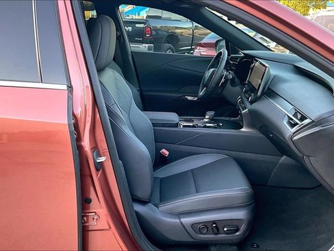 Used 2025 Lexus RX 350 Premium w/ Convenience Package FWD image 7