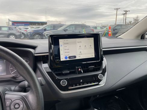 Used 2025 Toyota Corolla LE image 21