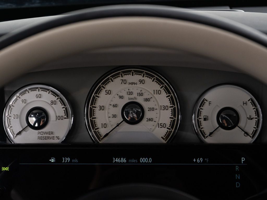Certified 2018 Rolls-Royce Dawn RWD image 38