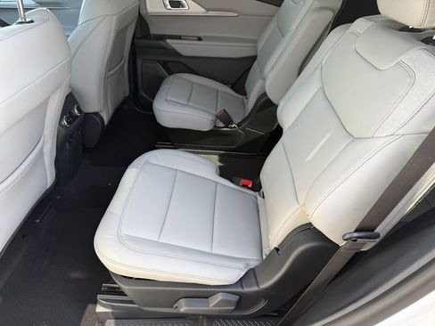 New 2026 Ford Explorer Active w/ Active Comfort Package RWD image 22