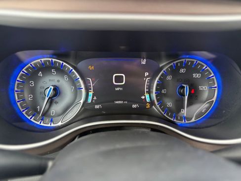 Used 2019 Chrysler Pacifica Touring Plus w/ Advanced Safetytec Group FWD image 12