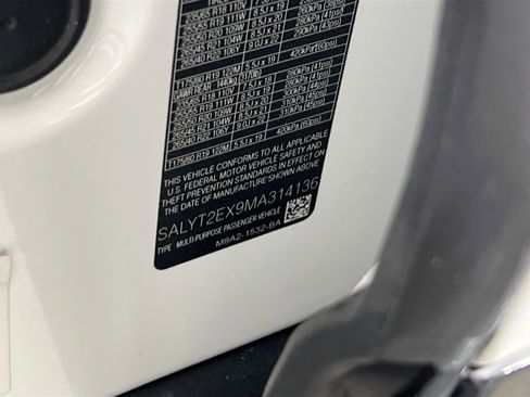 Used 2021 Land Rover Range Rover Velar R-Dynamic S image 32