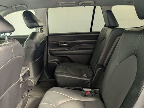 Certified 2024 Toyota Grand Highlander FWD image 35