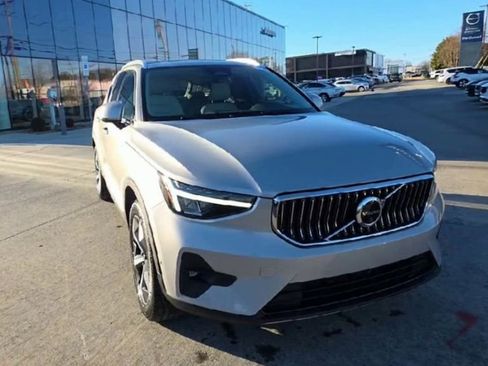 Certified 2023 Volvo XC40 B5 Plus w/ Driver Assist Package image 10