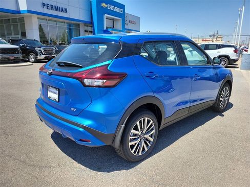 New 2024 Nissan Kicks SV image 11