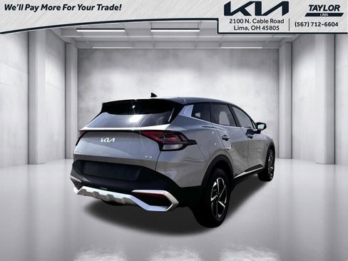 Used 2023 Kia Sportage LX image 2
