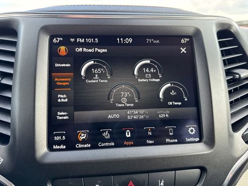 Certified 2023 Jeep Cherokee Trailhawk w/ Premium Leather Package image 35