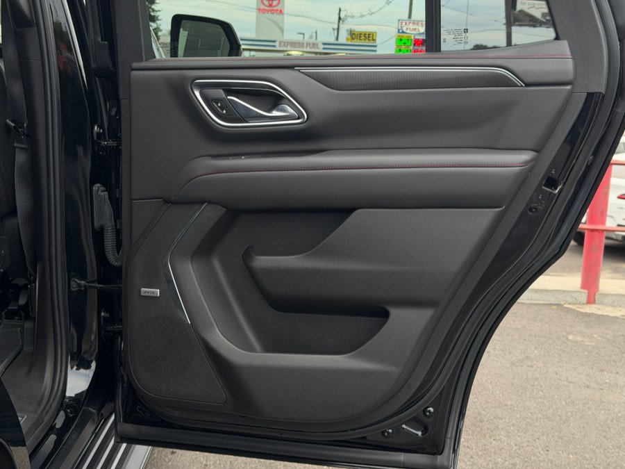 Used 2021 Chevrolet Tahoe RST w/ Luxury Package AWD/4WD image 38