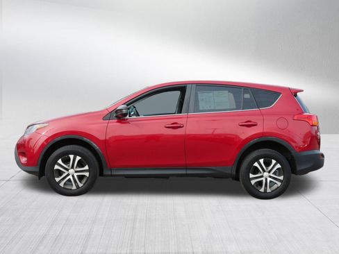 Used 2015 Toyota RAV4 LE image 4