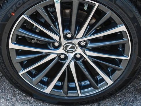 Used 2024 Lexus ES 350 w/ Premium Package FWD image 12