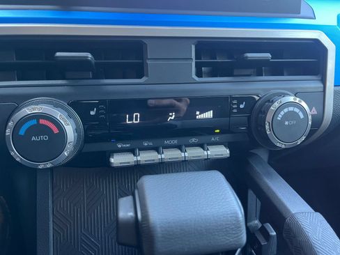 Used 2025 Toyota Tacoma TRD Off-Road AWD/4WD image 23
