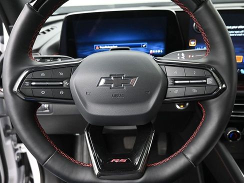 Used 2025 Chevrolet Traverse RS AWD/4WD image 21