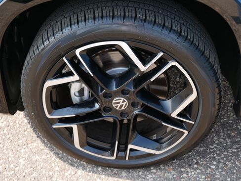 Certified 2025 Volkswagen Tiguan SEL R-Line AWD/4WD image 15