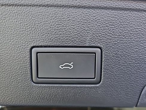 New 2026 Volkswagen Atlas Cross Sport SE image 20