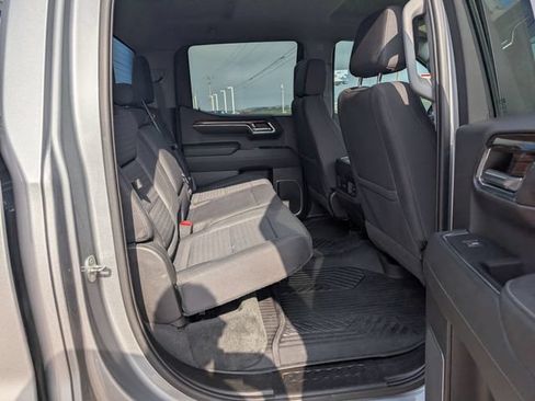 Used 2023 Chevrolet Silverado 1500 LT AWD/4WD image 5