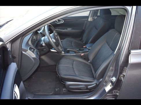 Used 2017 Nissan Sentra SV w/ Driver's Assist Package image 15